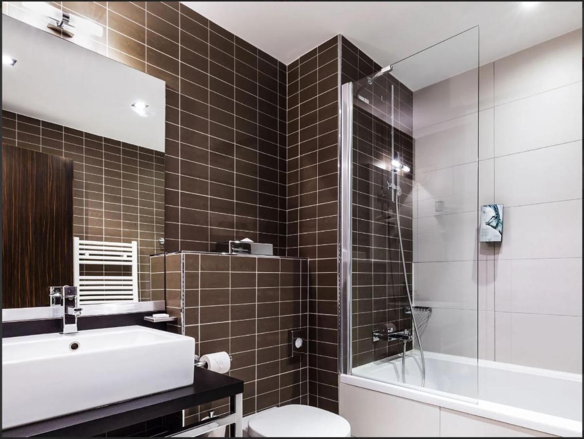 Disneyland Deluxe Flat, Outside Pool, Climatisation, 1 Min To Disney Parks Серри Экстерьер фото